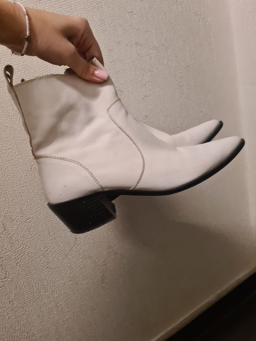 Ciocate Albe Zara piele naturala 37