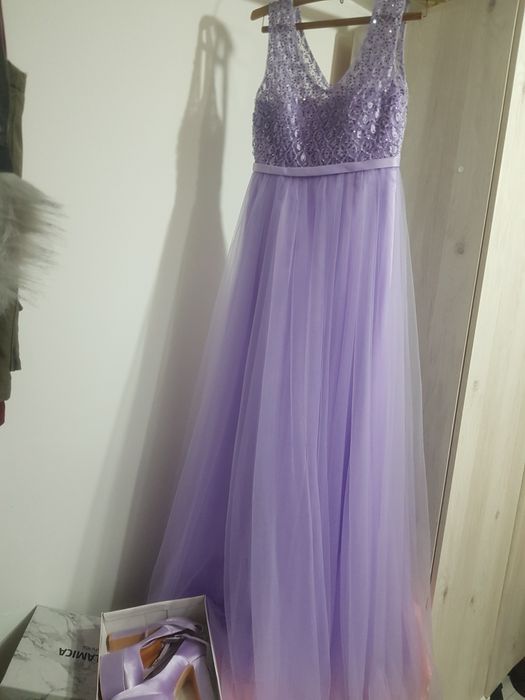 Vînd rochie mărimea L-XL purtată 2 ore la starea civila 500 lei  +pant