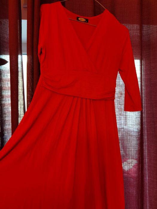 Rochie roșie gravide