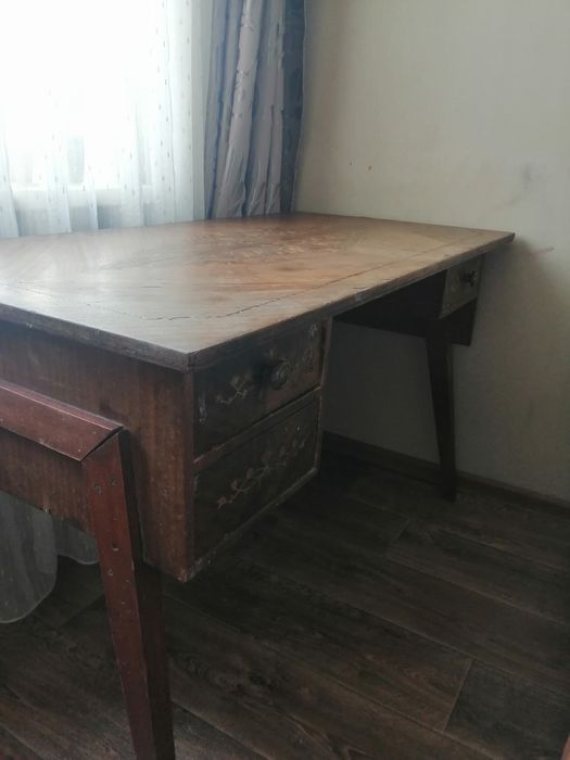 Стол письменный с инкрустацией