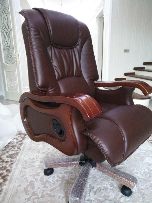 Руководительское кресло