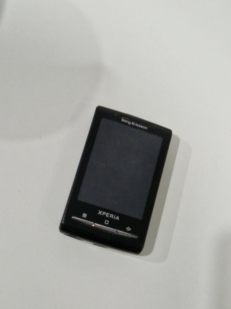 Telefon  Sony Xperia mic cât o bricheta