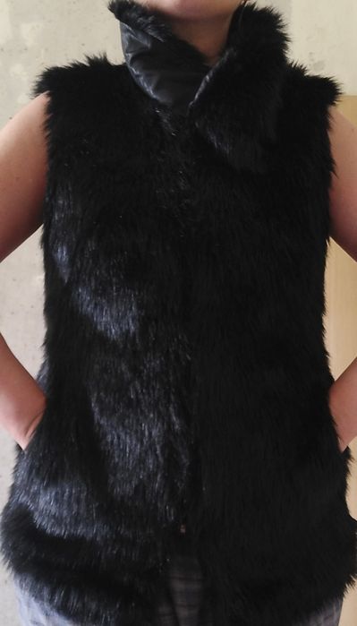 Тёплая меховая жилетка