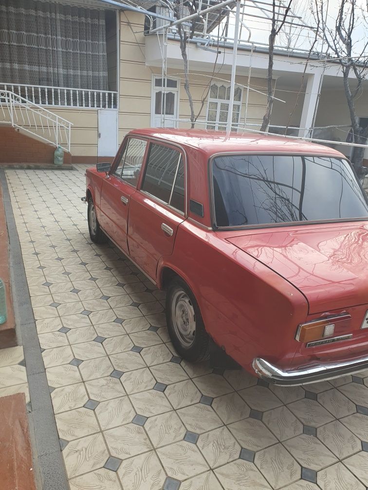 Vaz 21011 , 1979 -йил, кизил (красный)