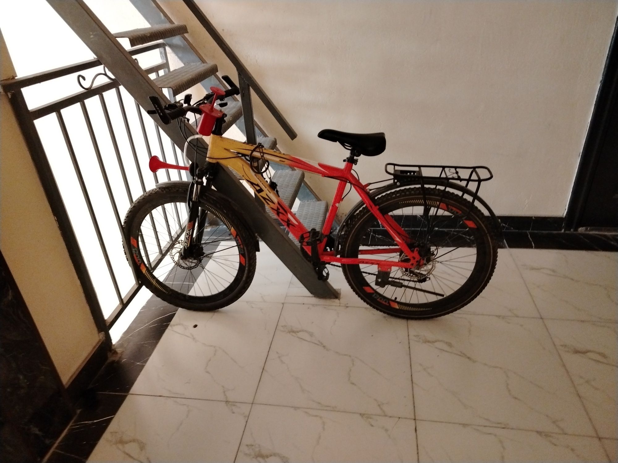 Velosiped sotildi