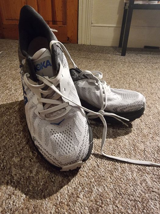 Hoka noi cu eticheta marimea 42