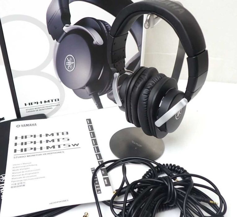 Студийные мониторные наушники YAMAHA HPH-MT8 черные, полный комплект.