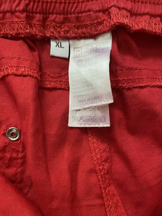 Красные женские брюки