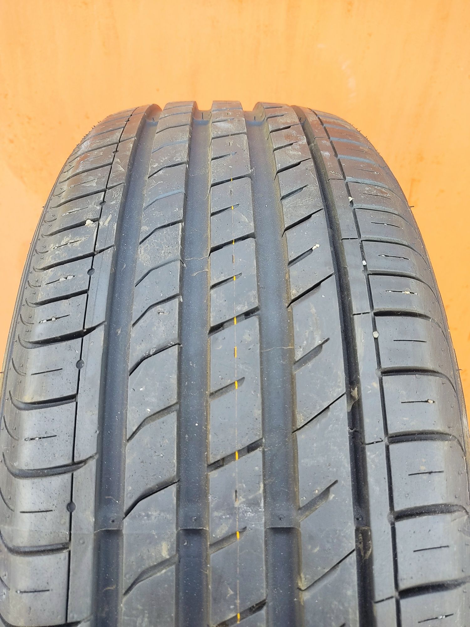 Nexen 225/55 R17