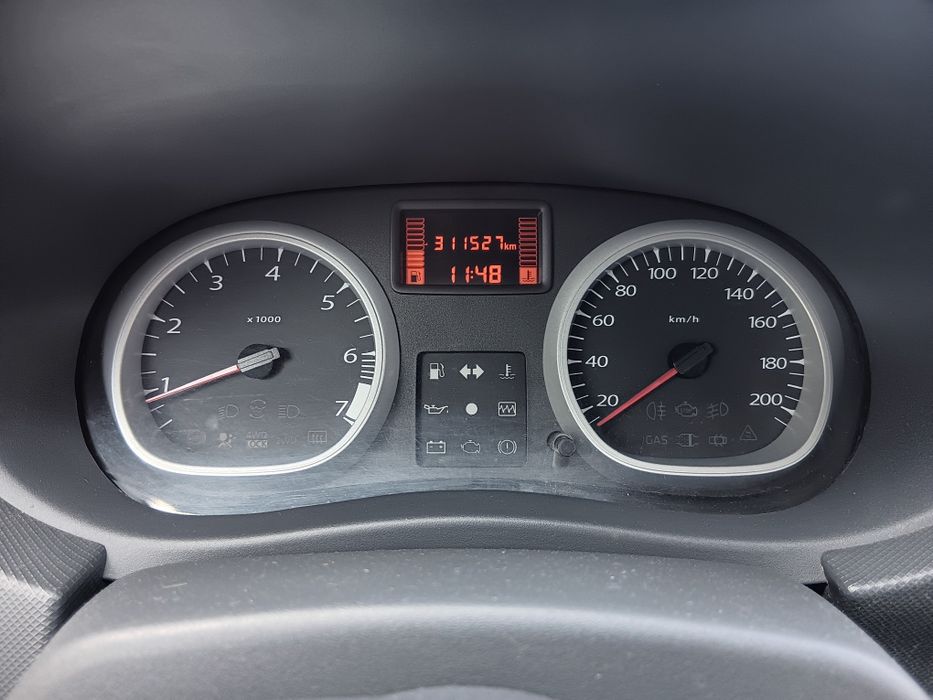 Продавам Dacia Duster 1.6i GAZ