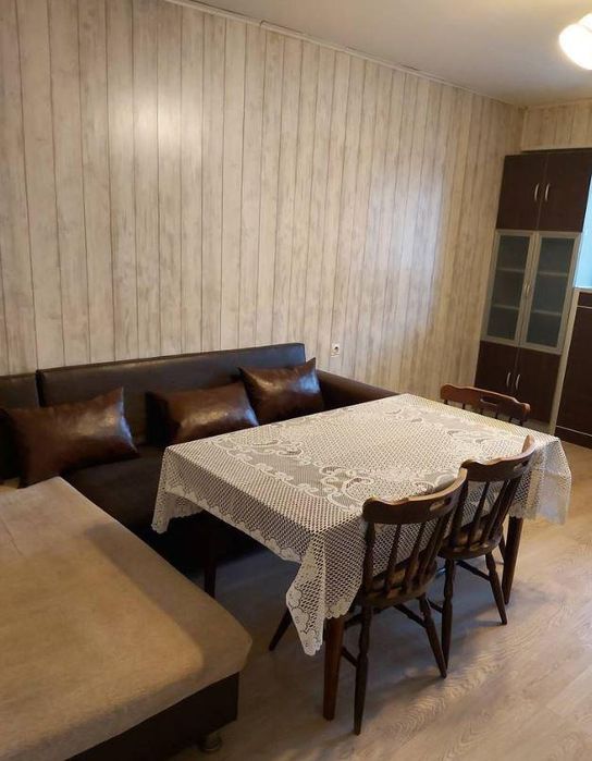 Дава се под наем Тристаен апартамент в Бургас, Меден рудник - зона А - 70 кв.м за 372.3 € - Снимка #1