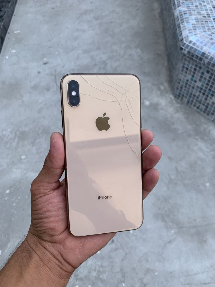 Xs max 256 orqa kirishkasi singan qolgan hamma joyi yaxshi