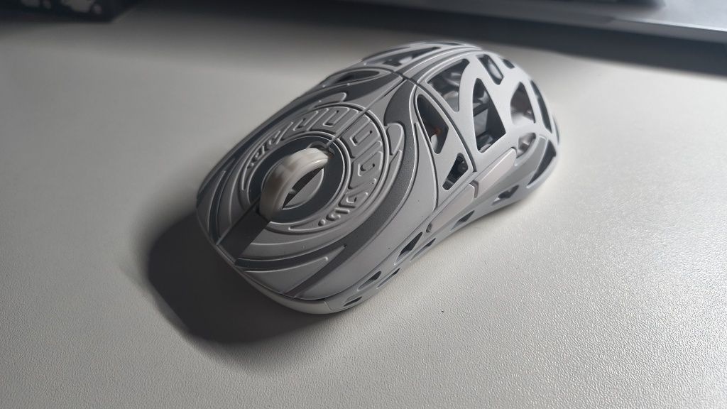 WLMOUSE Strider в белом цвете
