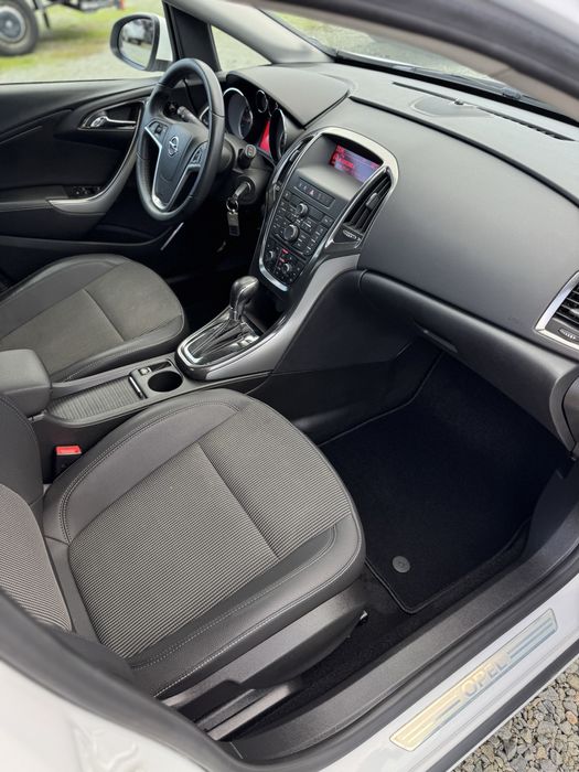 Opel astra j * 1.6i 115hp * 47 000km * AUTOMATIC * COSMO *