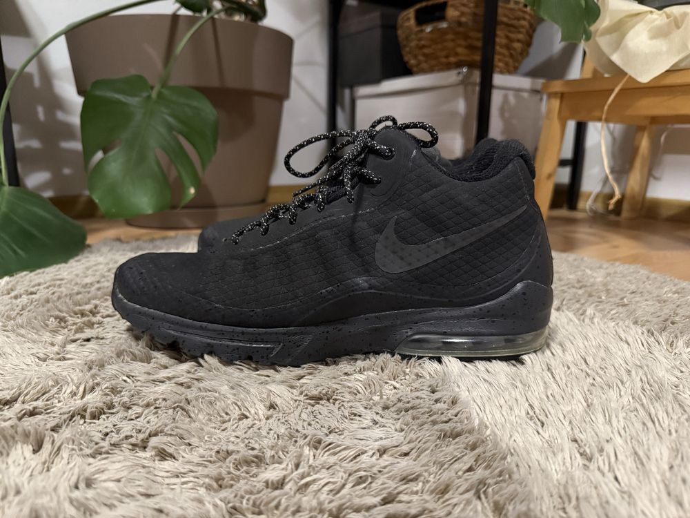 Nike Air Max Invigor Mid