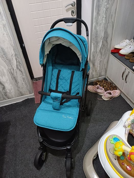 Продаётся фирменный чемодан коляска Pierre carden