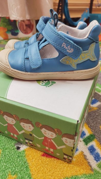 Vând pantofi deschiși băieți Ponte nr. 26