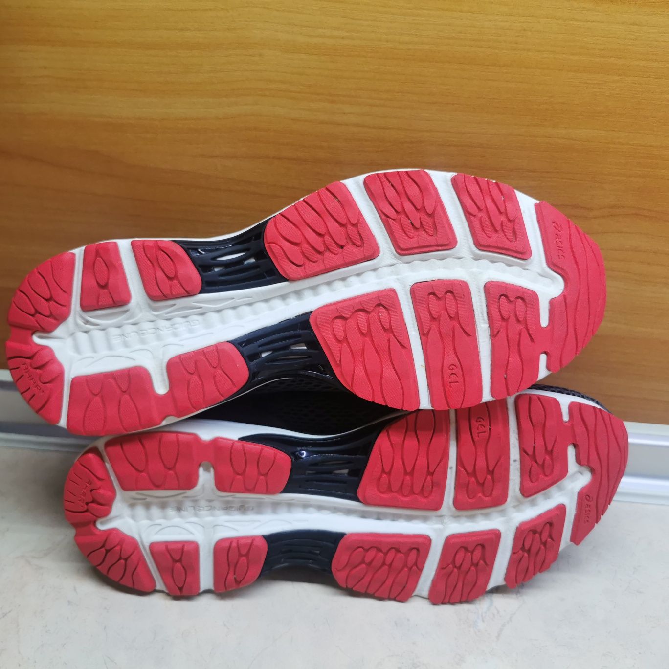 ASICS GEL-CUMULUS 19 размер 41 Като Нови