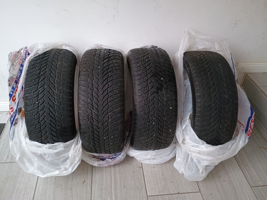 4x Anvelope / cauciucuri Nokian Snowproof P 225/45 R17 400 lei setul c