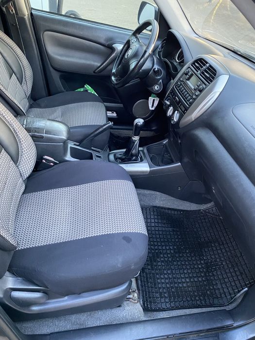 Toyota rav 4.