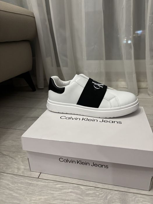 Нови Calvin Klein