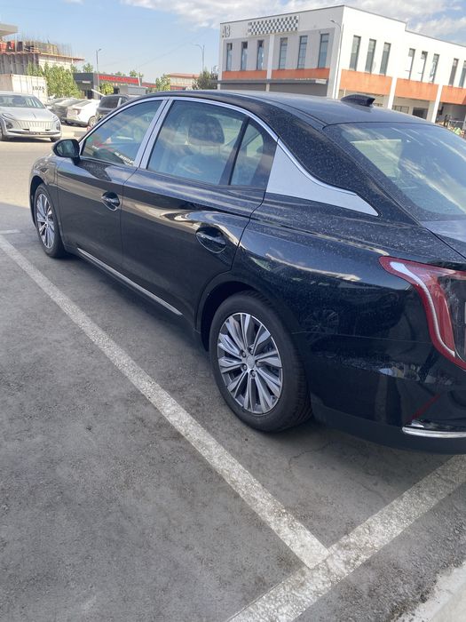 Hongqi E-QM 5 Full Restyling 500/560KM 2025