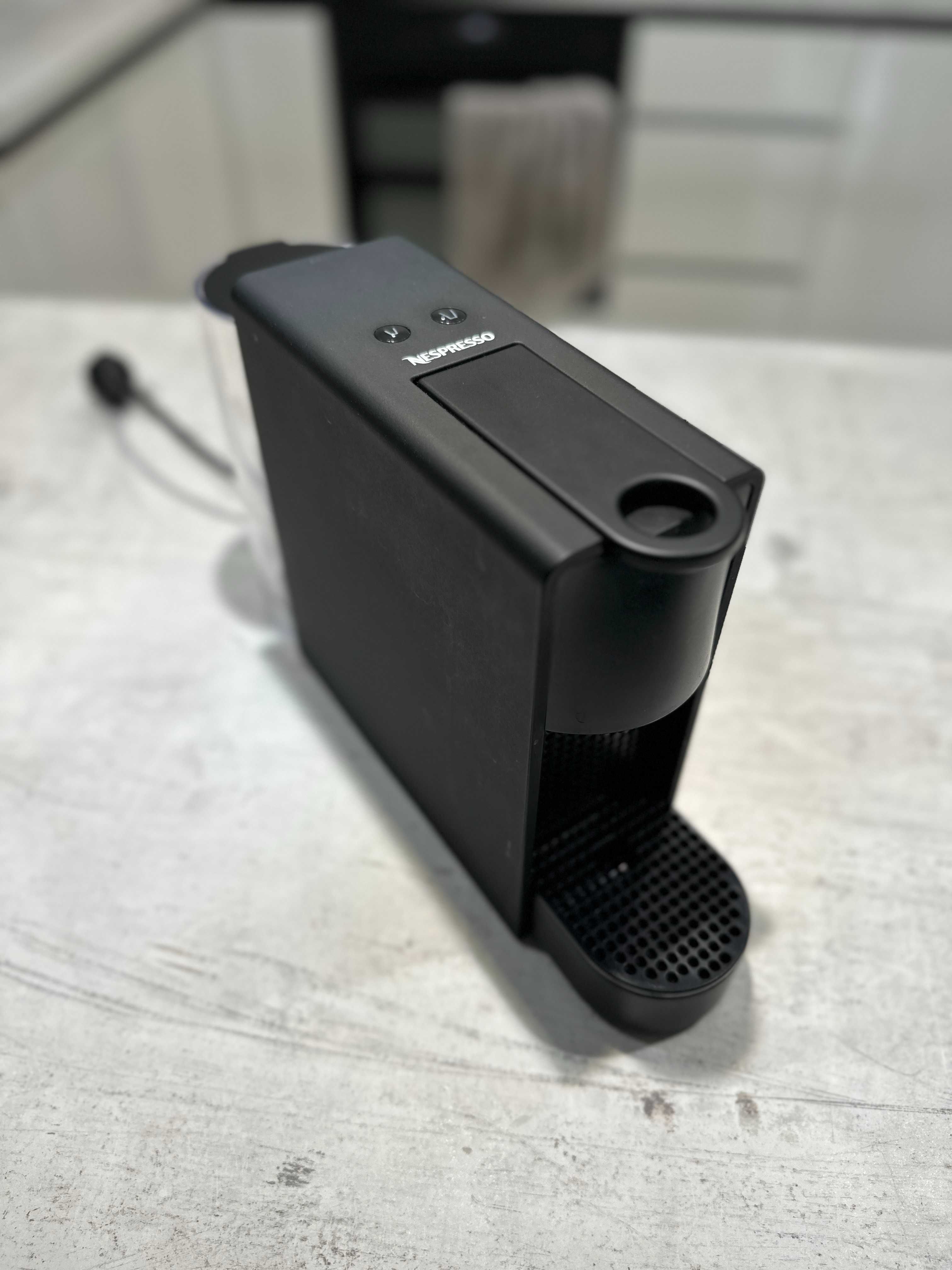 Nespresso Essenza Mini Matt Black - кафемашина