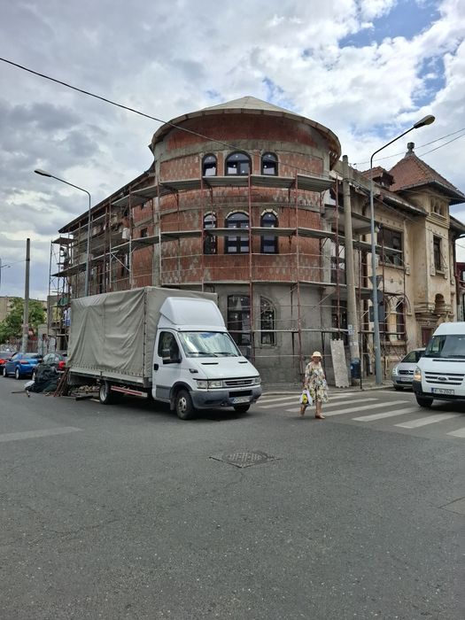 Închiriez schela îngustă și popii metalici