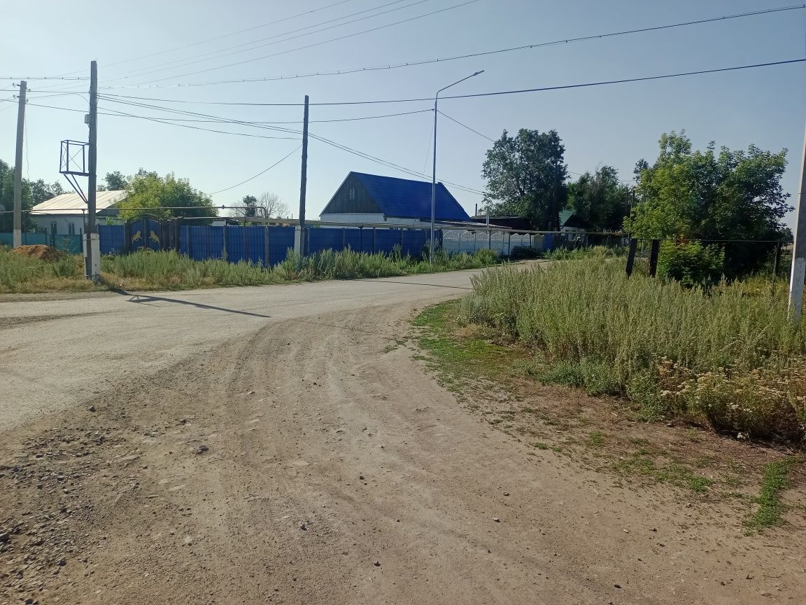 Уй сатылады  жаксы жерде орналаскан ауарайы таза суы кушти