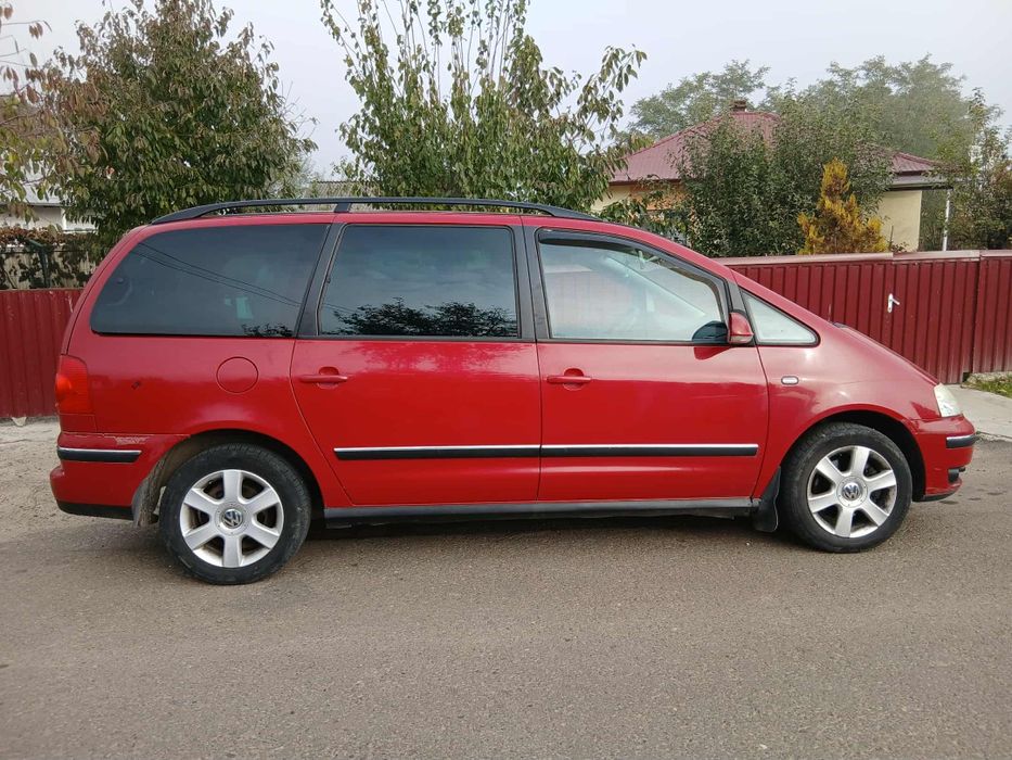 Vând Volkswagen Sharan 1.9