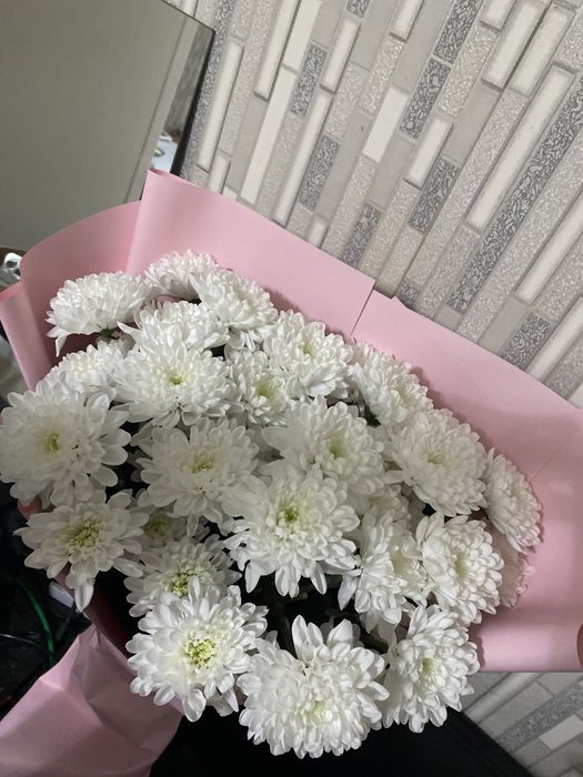 Продается цветы хризантемы 5штук свежие