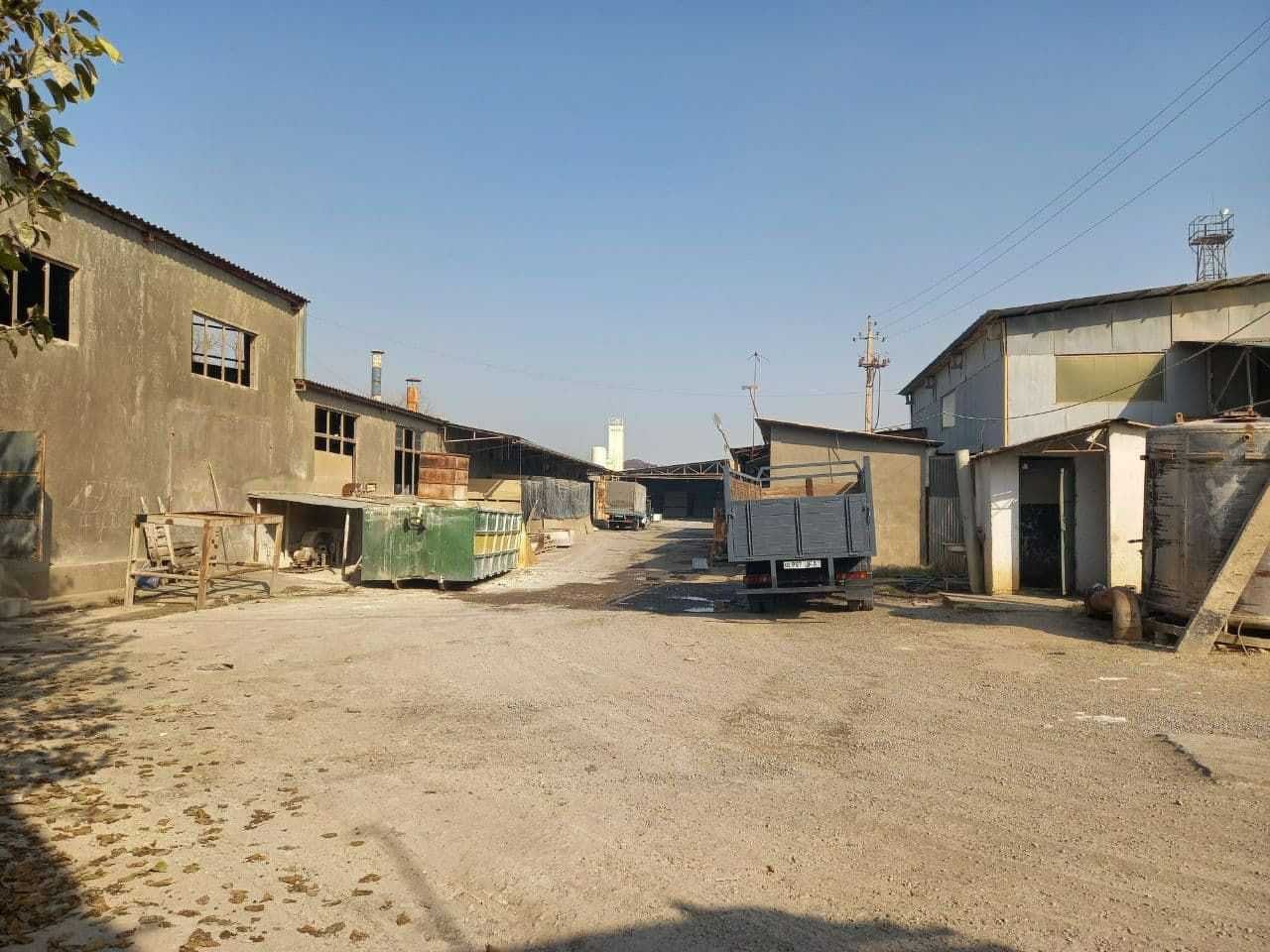 Продаётся 1,5 га. производственная база в пос.Ийк оте.