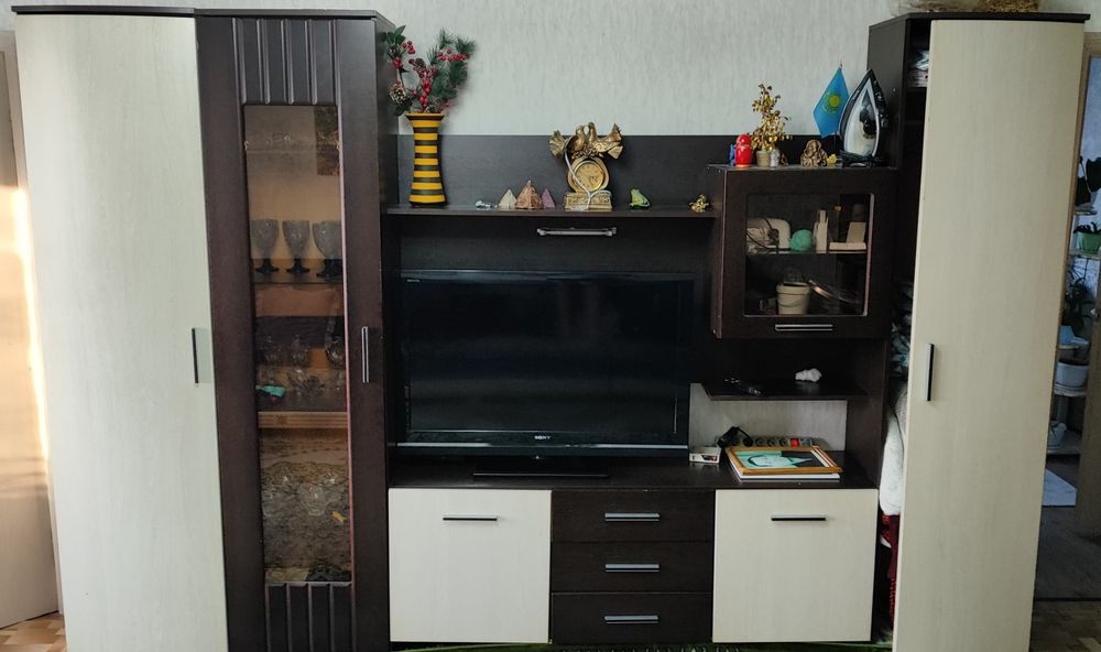 Шкаф-горка в идеальном состоянии