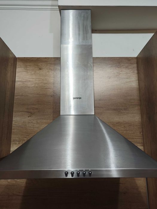 Кухня / кухненски бокс 340 220 с електроуреди, запазени