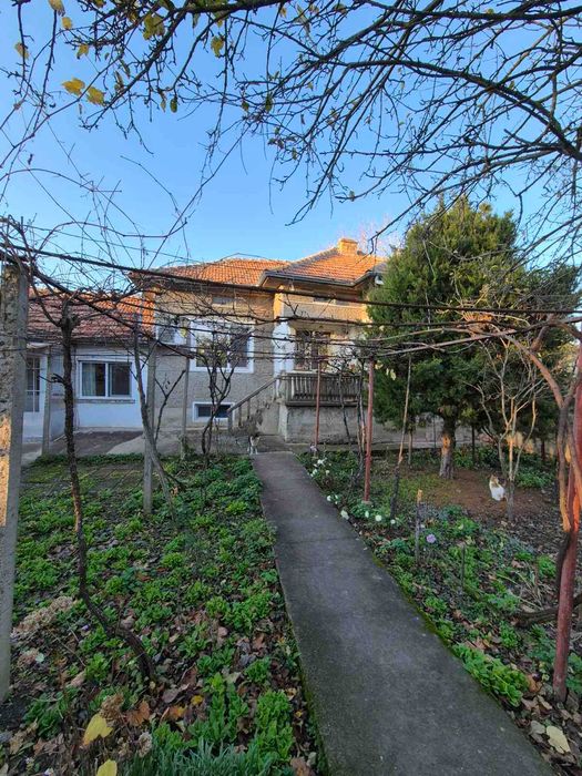 Продавам къща в село Янтра, общ. Горна Оряховица