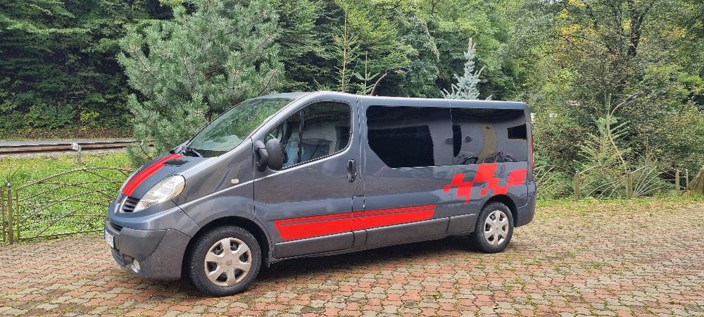 Renault Trafic II 8+1 locuri extra long !!