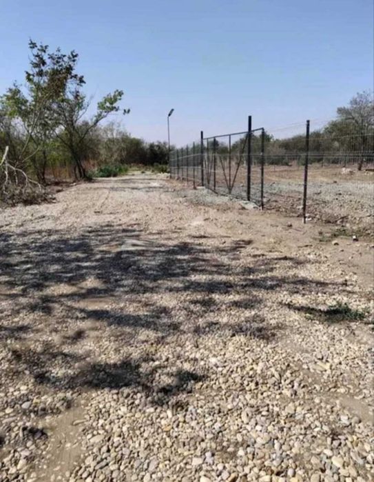 Teren de vânzare hală-casă