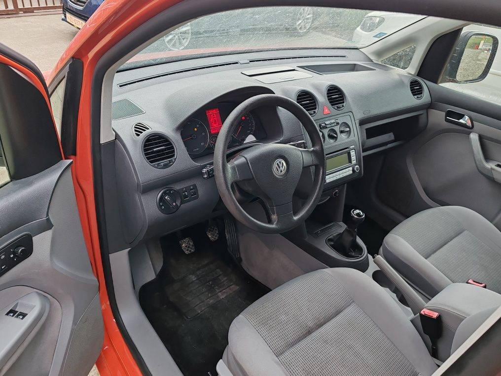 Vând VW Caddy 1,9 Tdi 5 Locuri imp Germania