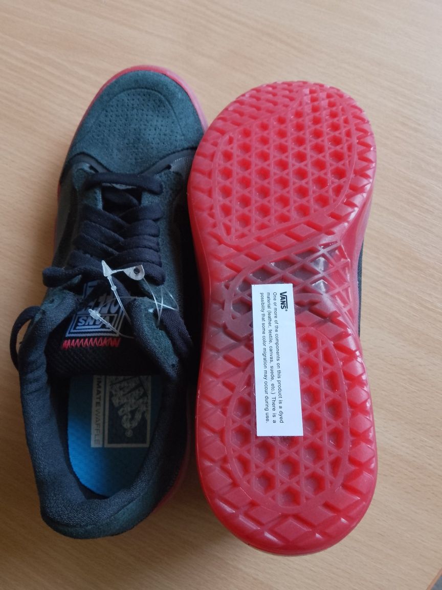 Детски спортни обувки VANS