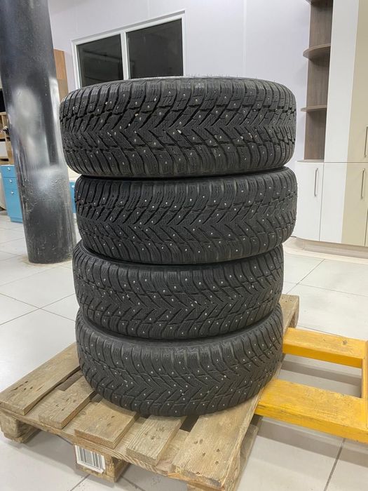 Автошины Nokian 235/55 R20 б/у, хорошее состояние, шипы на месте.