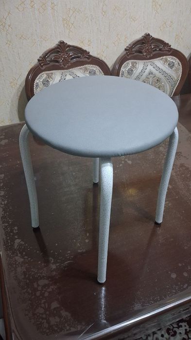 Сотилади!!! Табуретки
