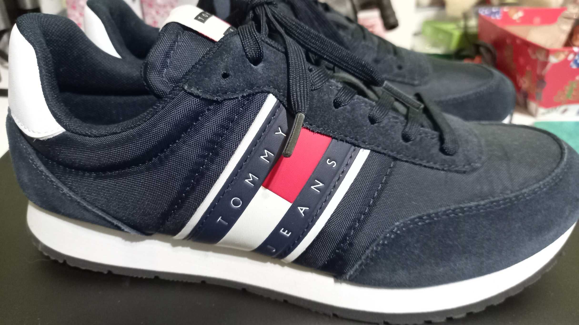 Продавам маратонки Tommy Jeans