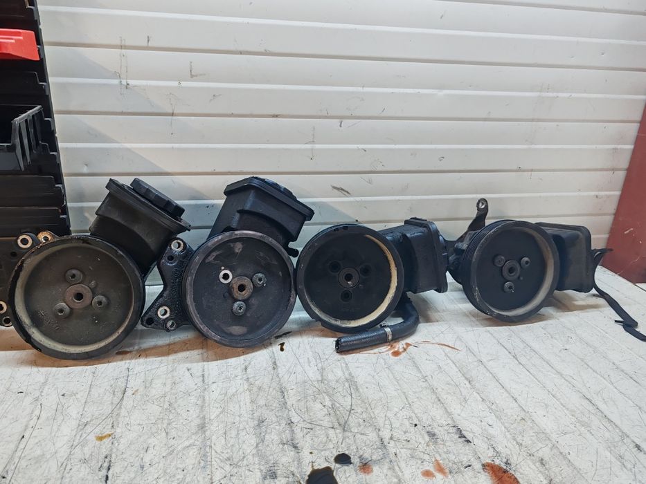 Pompa servo BMW E60 e61 520d 525d 200lei