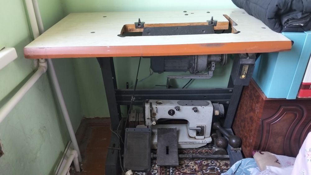 Продается промышленную швейная машинка. 1022М
