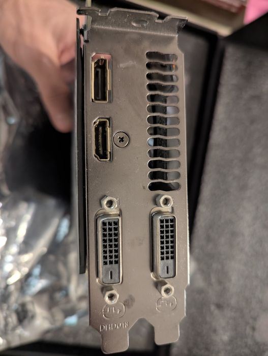 Placa video Nvdia GTX 1060 3GB VRAM