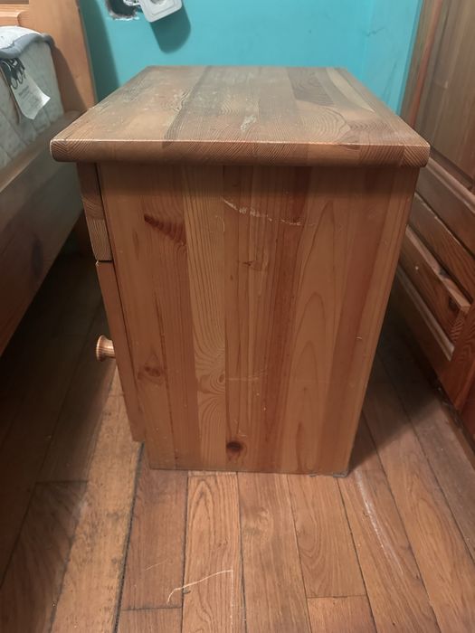 Нощни шкафчета..