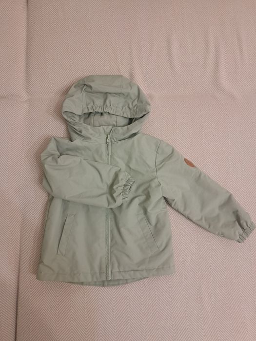 Продам курточку на осень весна