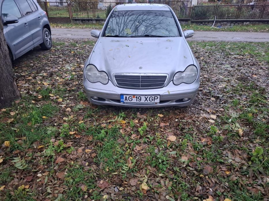 Vand Mercedes , mai multe detalii la numarul de telefon