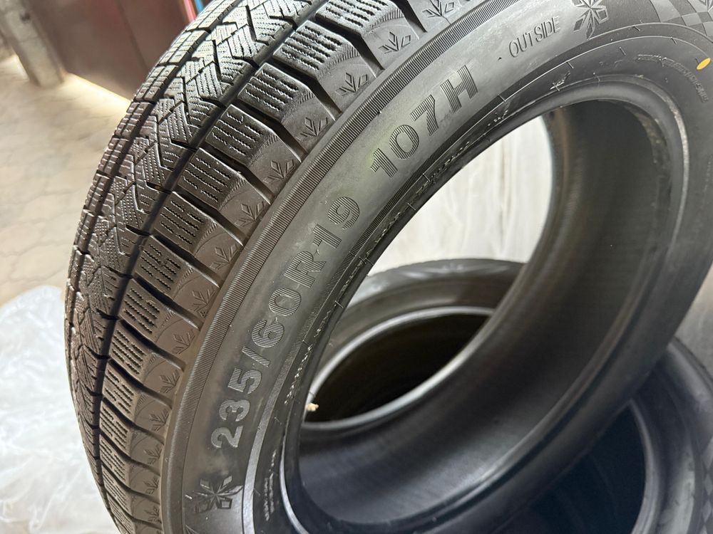 Triangle PL02 235/60 R19