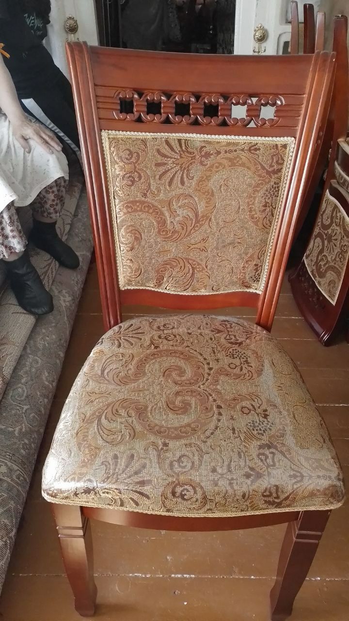 Продается стулья  качественные прочные и красивые 16 шт